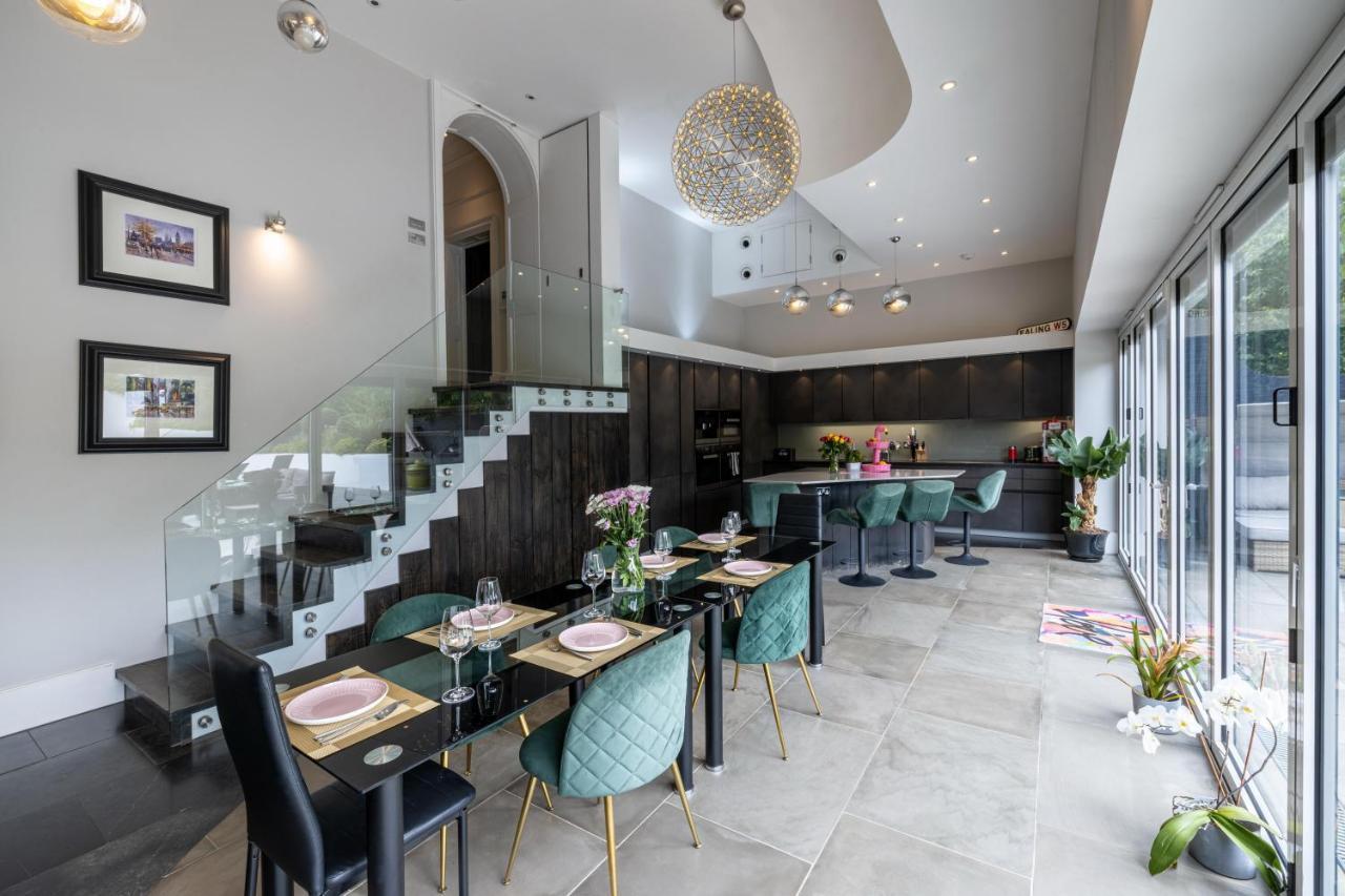 Dream House London With Gym, Cinema And Housekeeper Villa Ealing Exterior photo