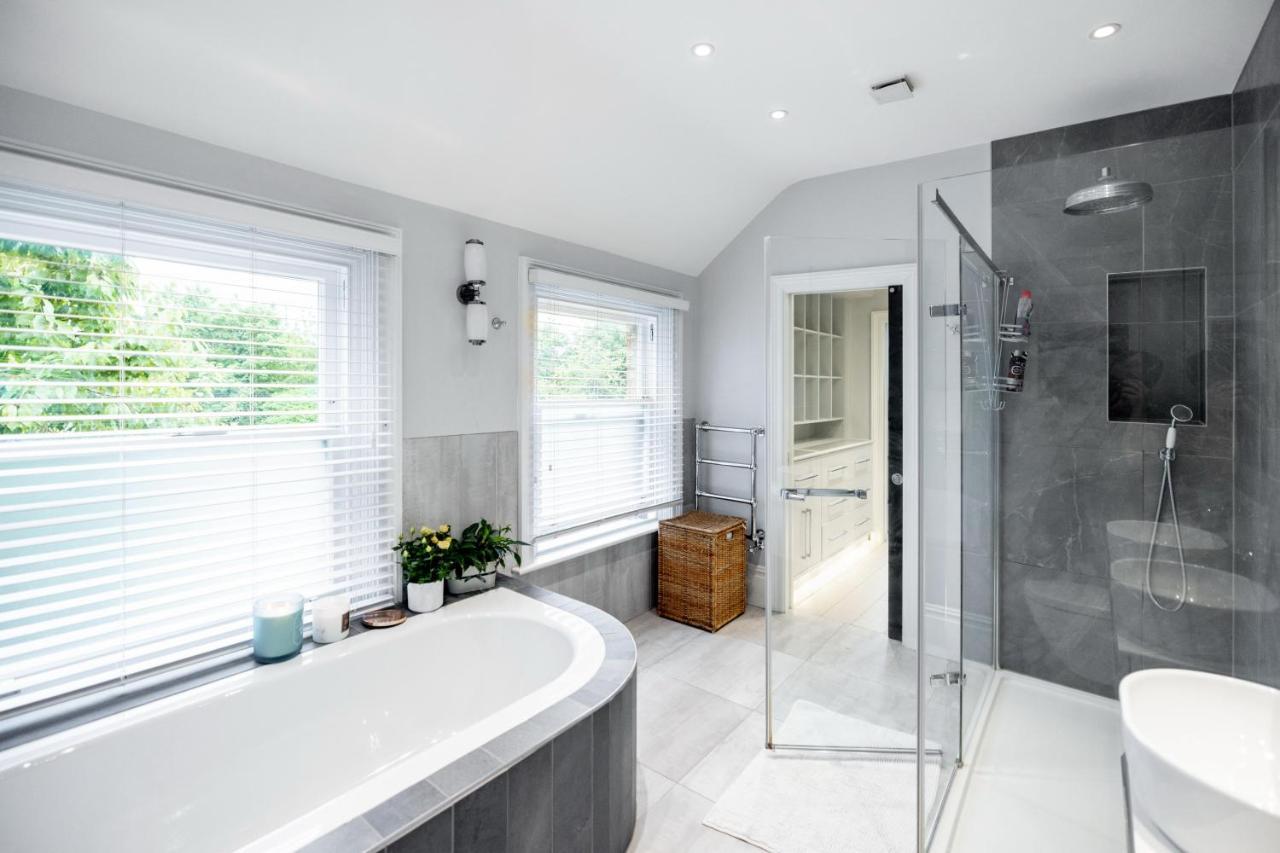 Dream House London With Gym, Cinema And Housekeeper Villa Ealing Exterior photo